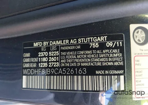2012 Mercedes-Benz E 350 4Matic z USA, uszkodzony, nr VIN WDDHF8JB9CA526163